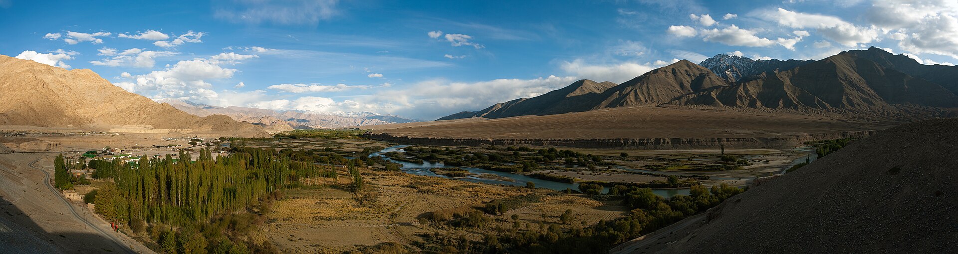 hike scenery for Ladakh Sham Valley Trek near Ladakh