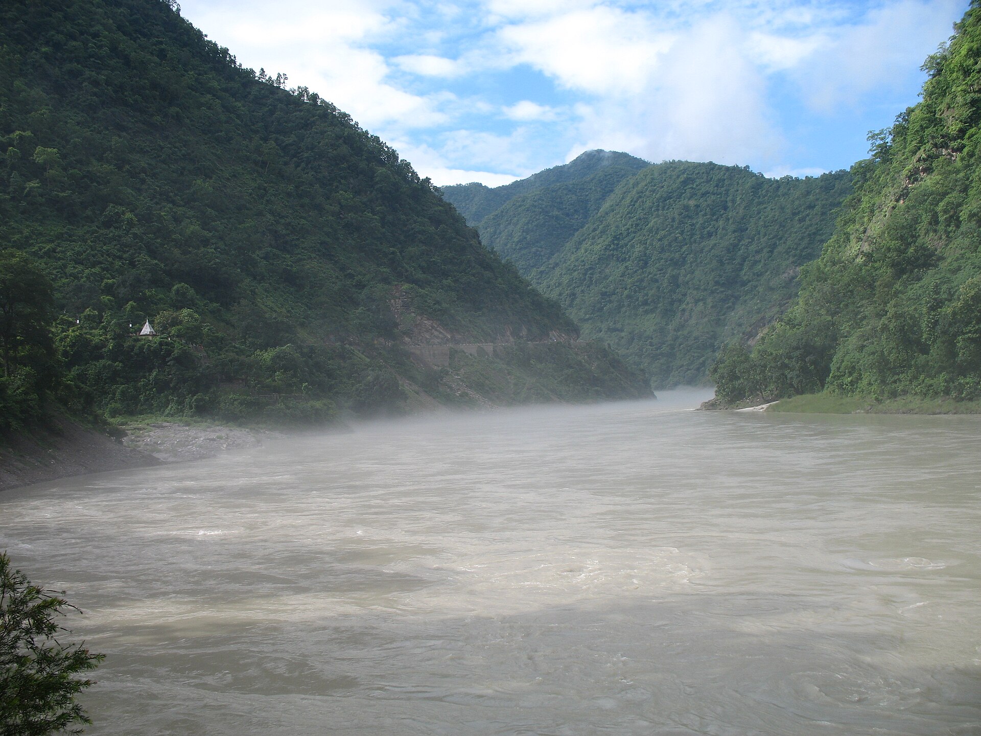 canoe trip scenery for Rishikesh Ganga Paddle near Uttarakhand