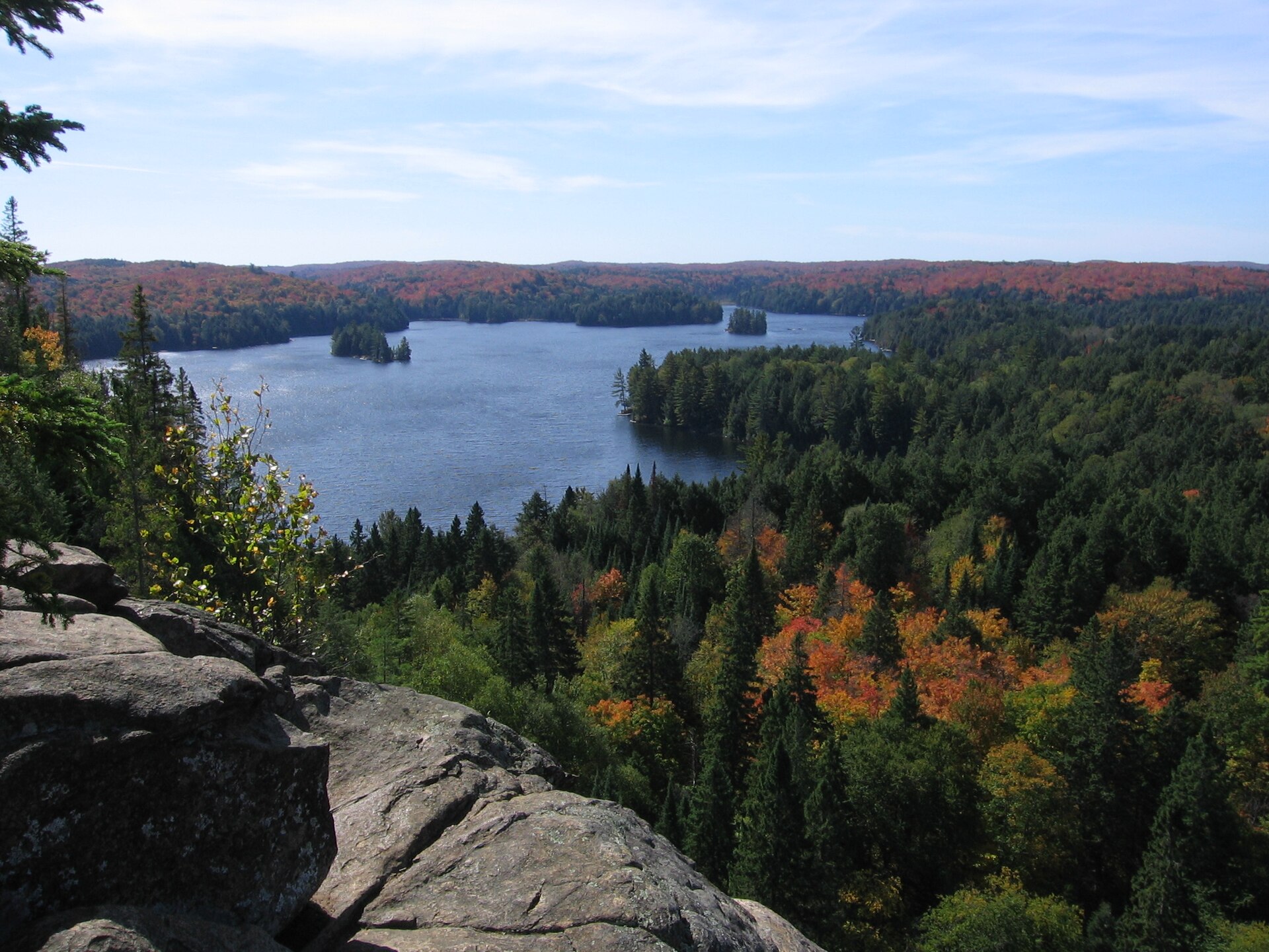 hike scenery for Algonquin Track and Tower near Ontario