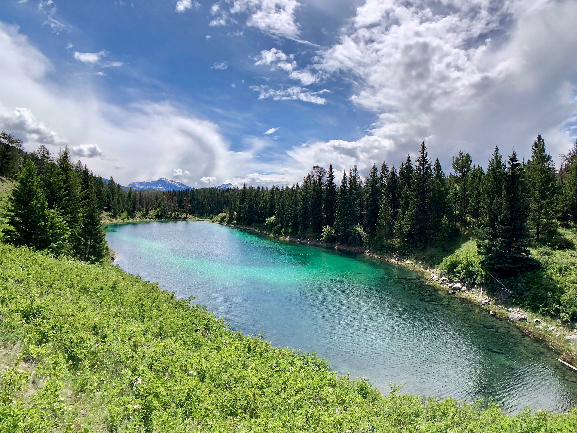hike scenery for Valley of Five Lakes near Jasper, Alberta