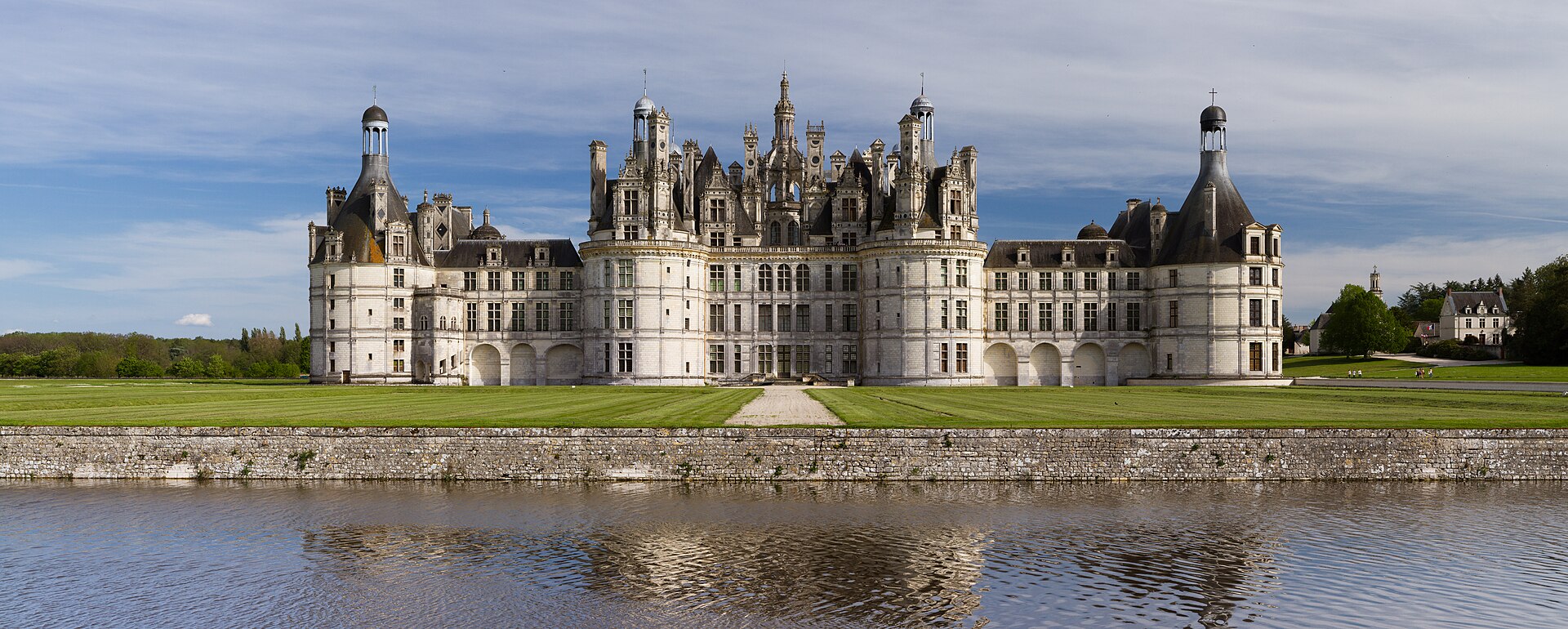 bike ride scenery for Loire Valley Castles near Loire Valley