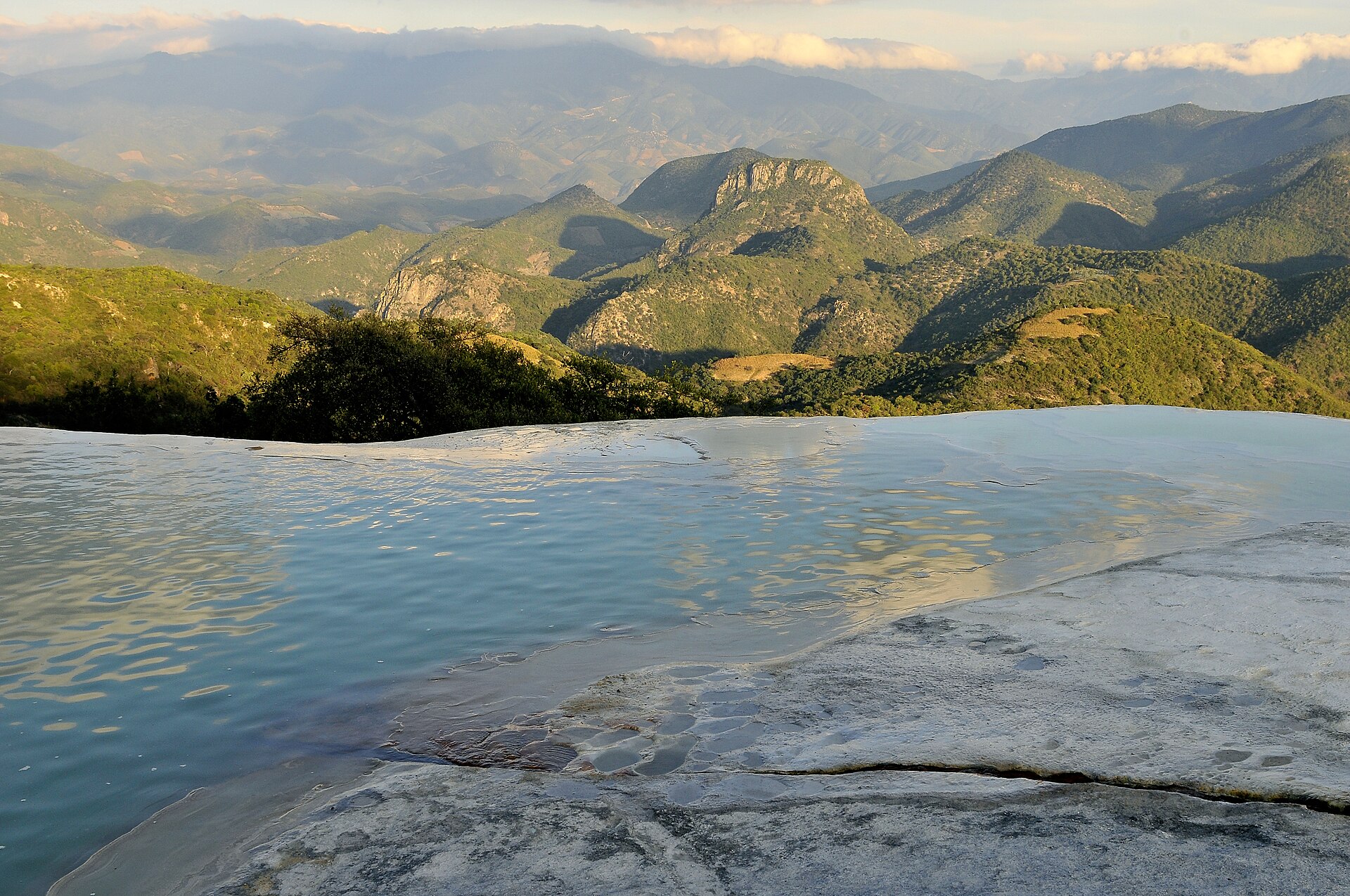 hike scenery for Hierve el Agua Trails near Oaxaca