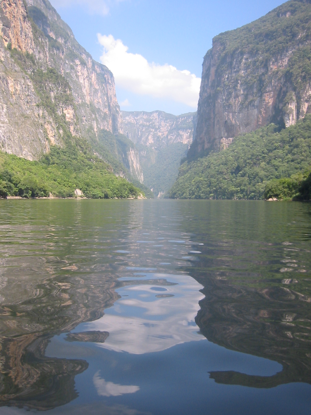 hike scenery for Sumidero Canyon Viewpoints near Chiapas