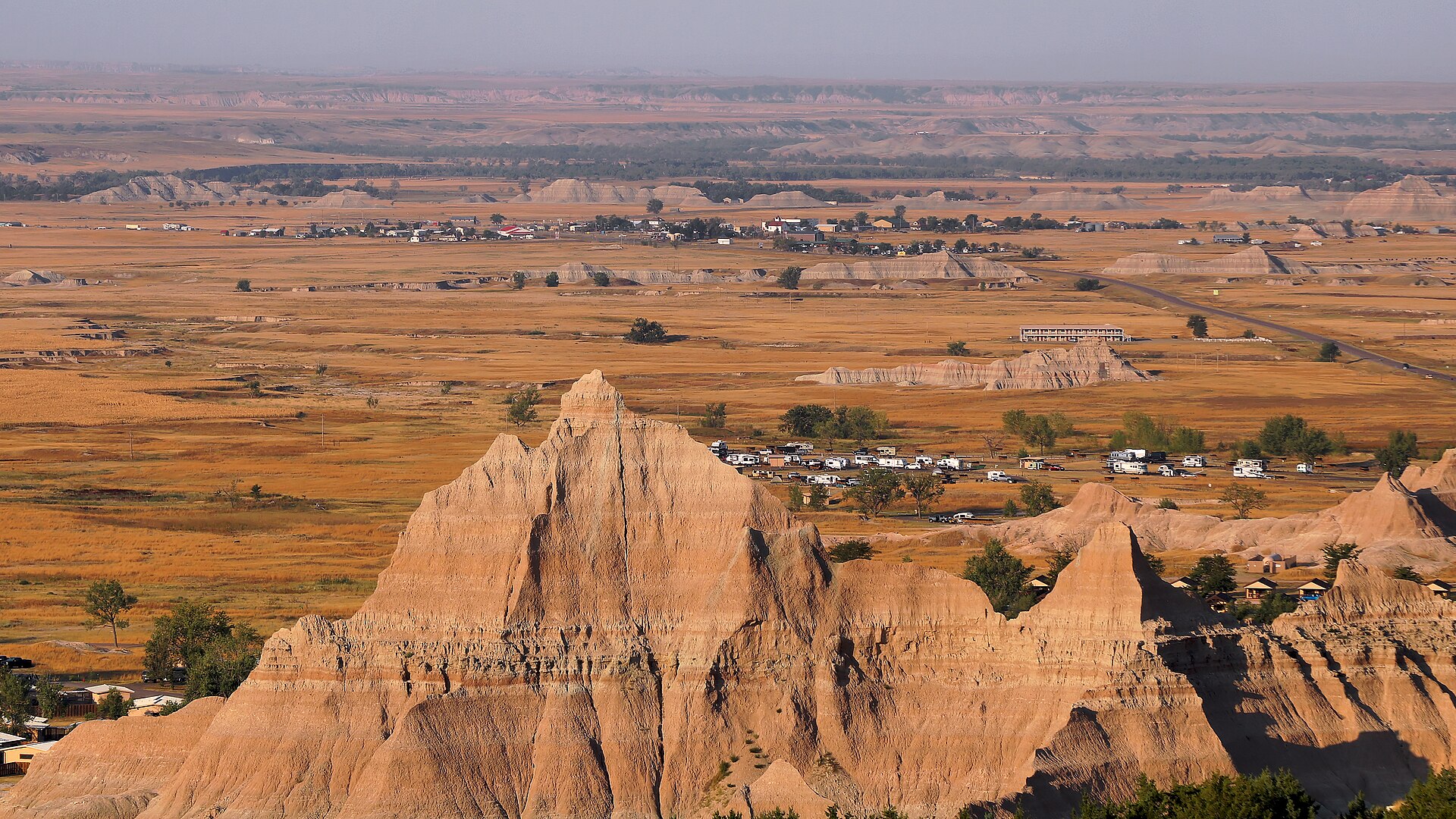 hike scenery for Badlands Notch Trail near South Dakota